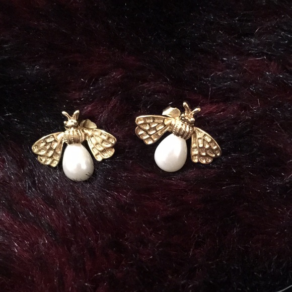 Avon Jewelry - 2/$25 bumble bee 🐝 earrings pierced